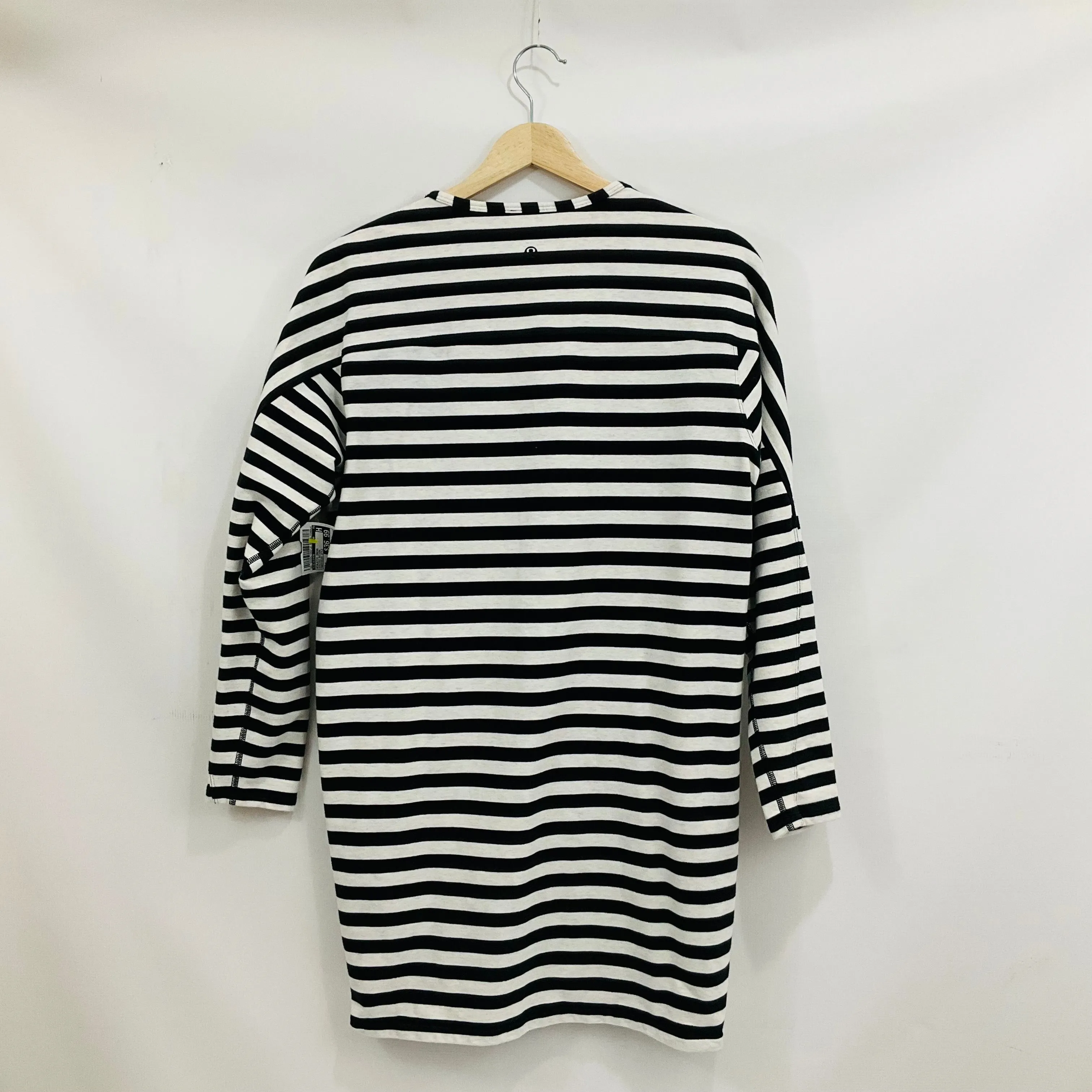Athletic Dress By Lululemon In Striped Pattern, Size: 4