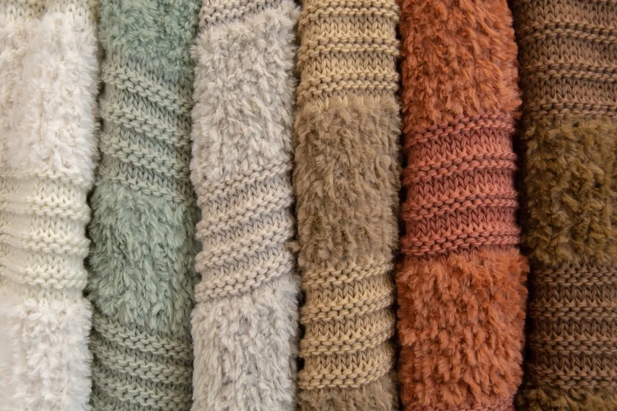 Plush Knit Throw - Camel
